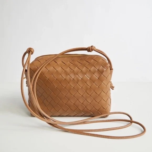 Bottega Veneta Small Loop Camera Bag in Camel - Picture 2 of 9